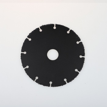 Alloy saw blade for wood cutting